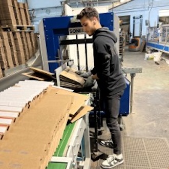 mahdi aushilfe als  produktionshelfer